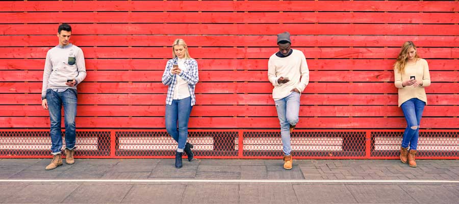 Si la gente que te sigue tiene un smartphones ¿por qué no comunicas con ellos por móvil? Mejor audiencia estrategia móvil